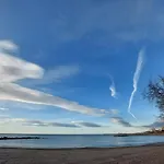 Junto Al Mar